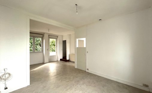 Castle for Sale in Saint-Loubès, Nouvelle-Aquitaine, France