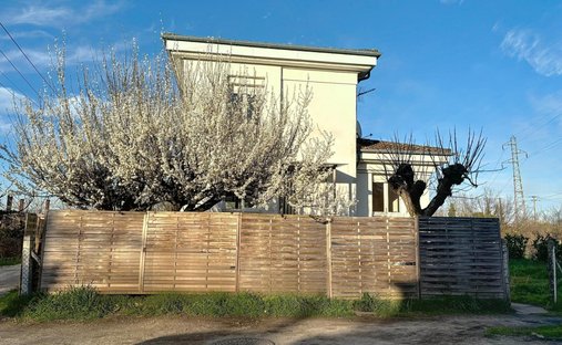 Castle for Sale in Saint-Loubès, Nouvelle-Aquitaine, France
