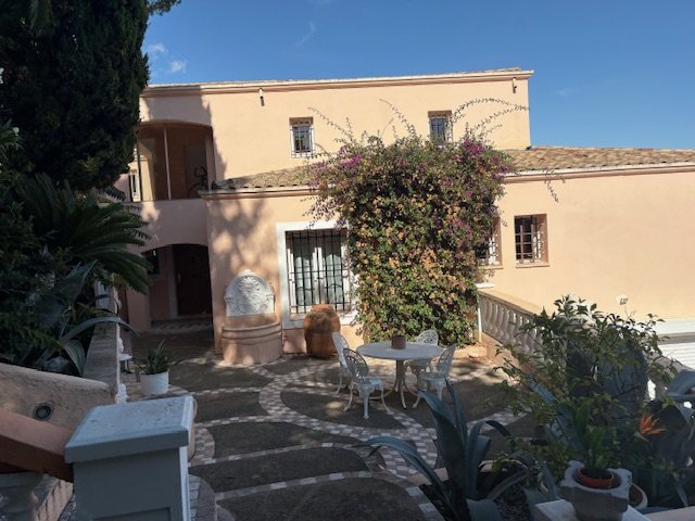 « L’Étreinte de la Méditerranée » – Un Château de Lumière à Vallauris - 5