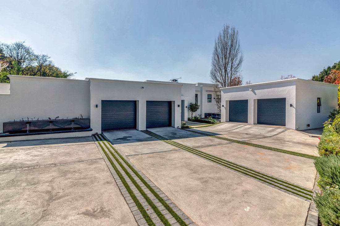 House in Chartwell, Gauteng, South Africa 2 - 16267150