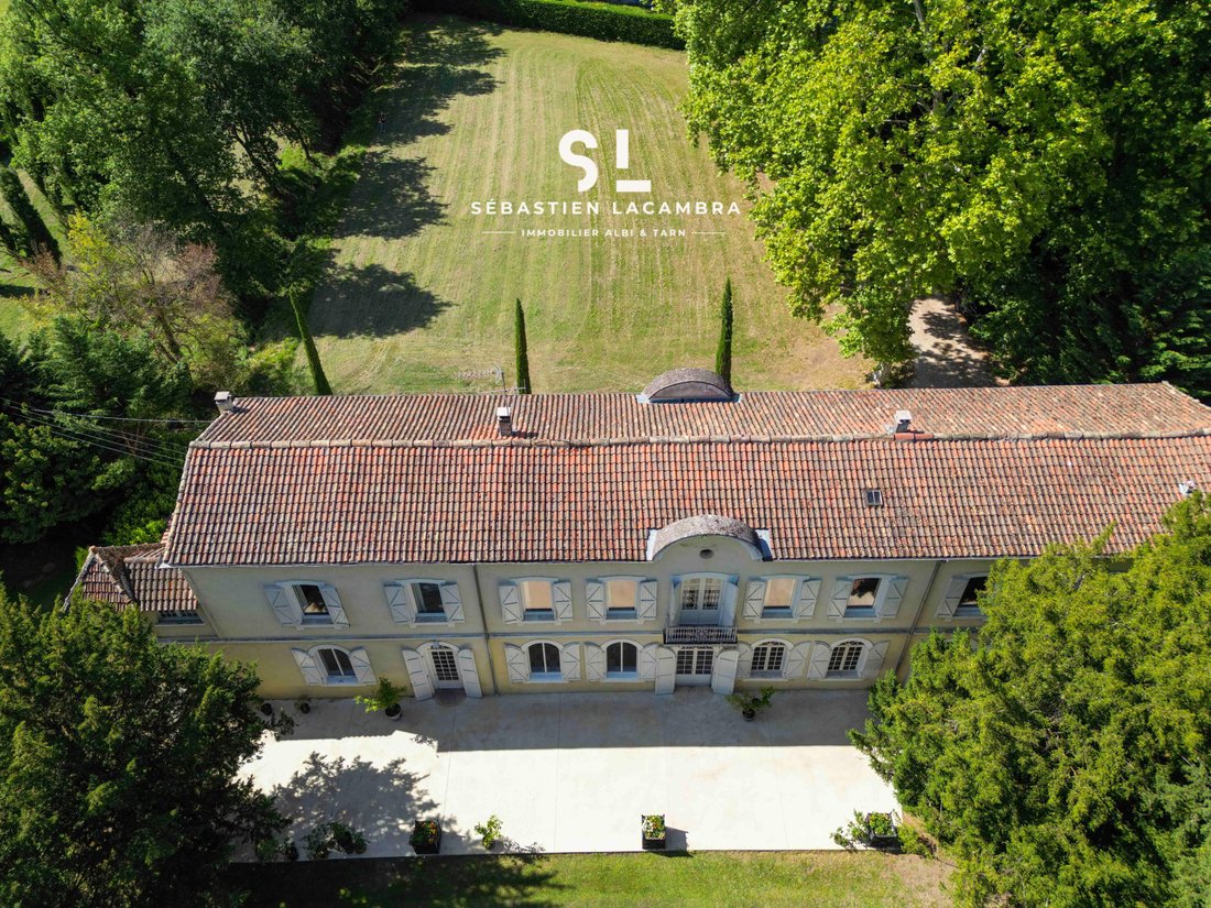 La Roche: A 17th-Century Venetian Dream in Occitanie’s Golden Light