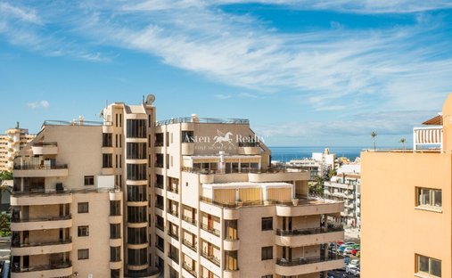 Penthouse in Los Cristianos, Canary Islands, Spain 1