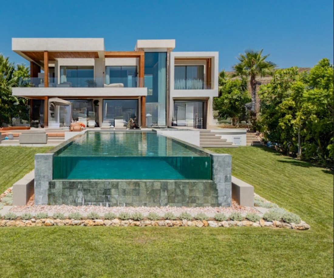 Villa in Benahavis, Andalusia, Spain 1 - 16265602