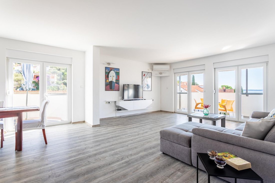 Villa in Okrug Gornji, Split-Dalmatia County, Croatia 1 - 16269178