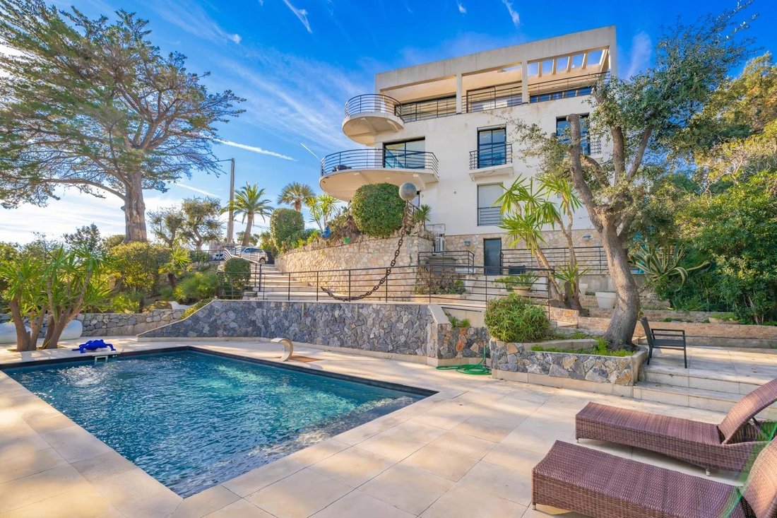 Villa in Cannes, Provence-Alpes-Côte d'Azur, France 2 - 16272533