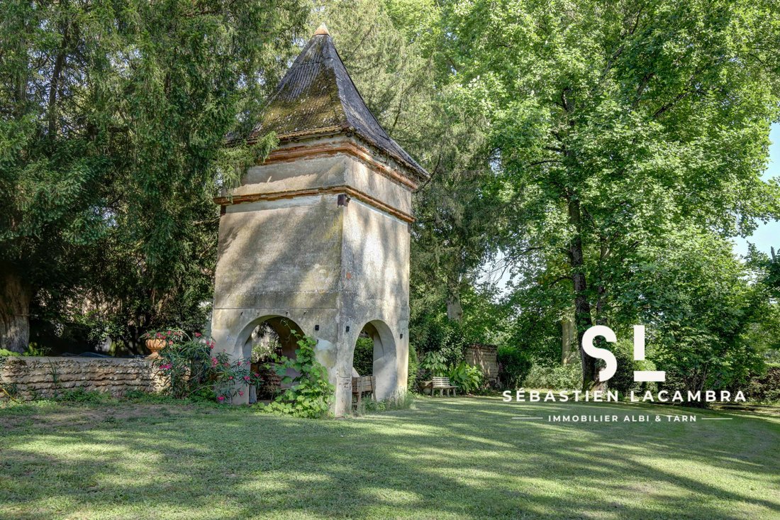 La Roche: A 17th-Century Venetian Dream in Occitanie’s Golden Light