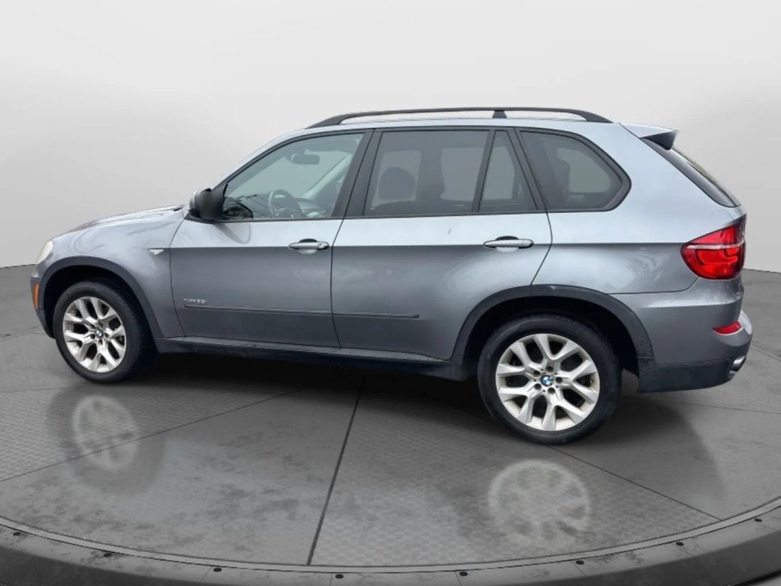 Suv in Canton, MA, United States 2 - 15424787