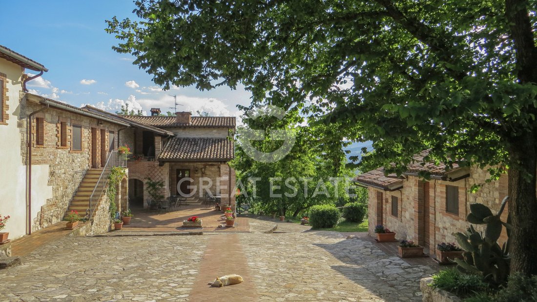 Todi, Umbria, Italy 4 - 16268758
