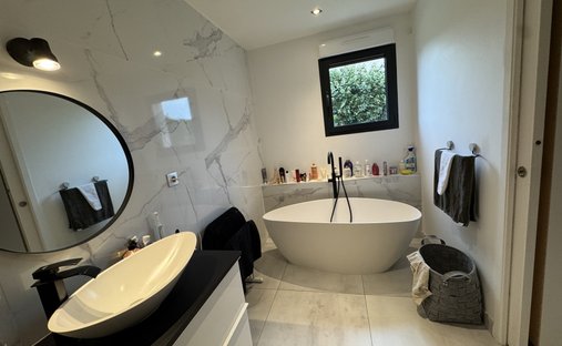 Castle for Sale in Vicq, Auvergne-Rhône-Alpes, France