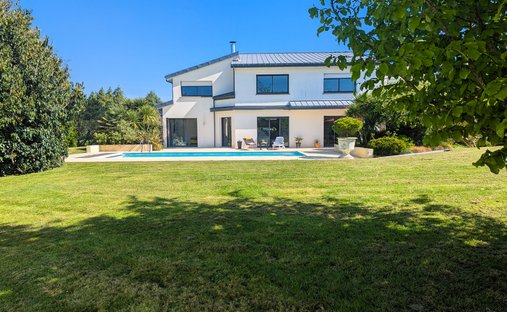 Castle for Sale in Ploërmel, Brittany, France