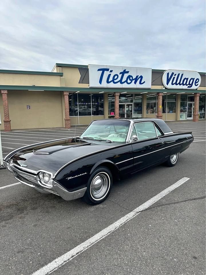 Coupe in Glendale, United States 1 - 16270590