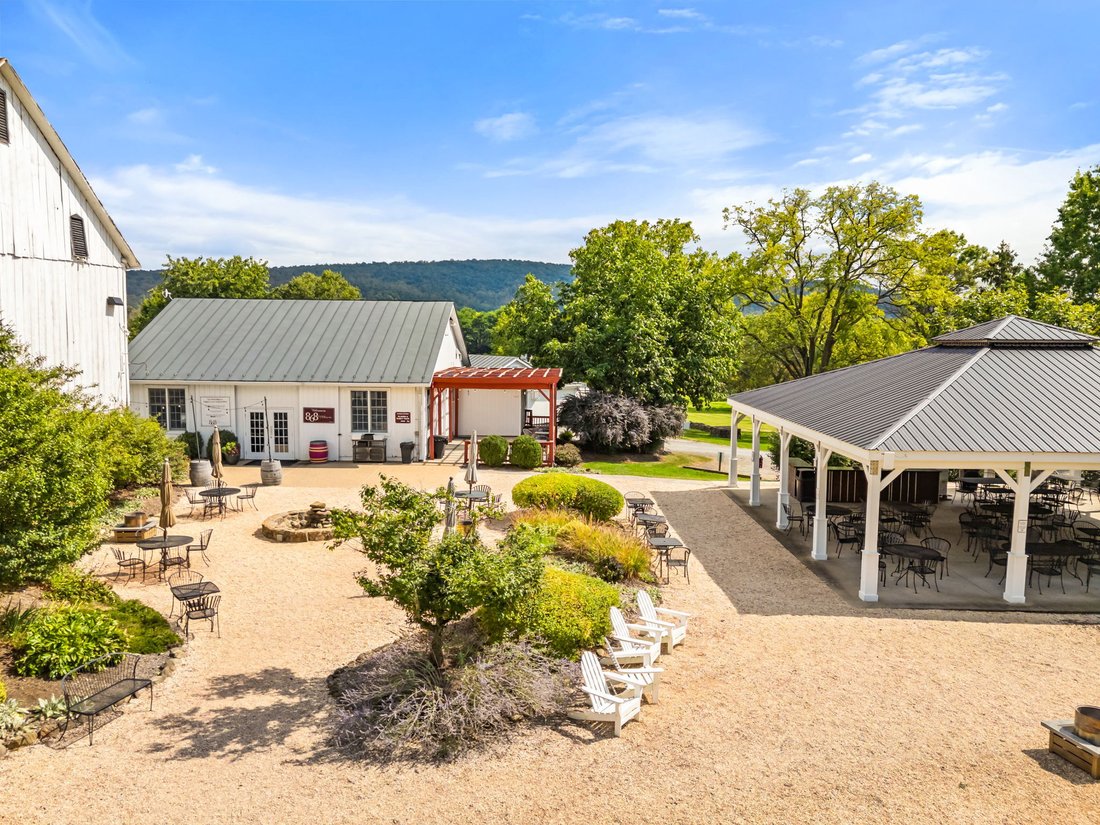 Farm Ranch in Purcellville, Virginia, United States 1 - 16275623