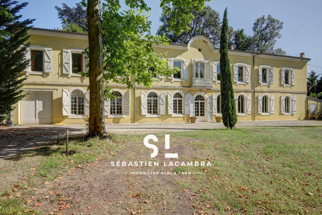 La Roche: A 17th-Century Venetian Dream in Occitanie’s Golden Light