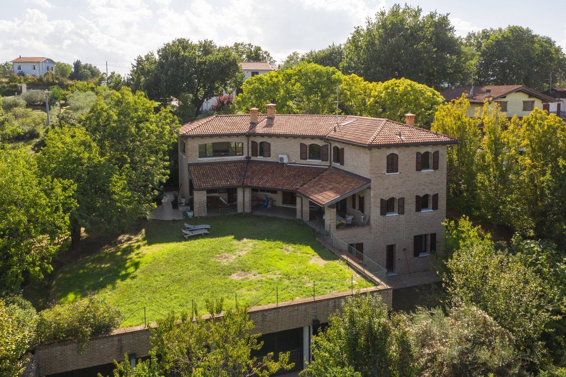 House in Montefiore Conca, Emilia-Romagna, Italy 1 - 16272378