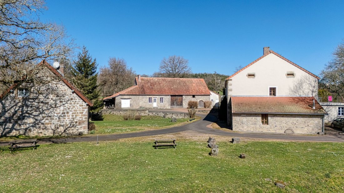 Estate in Vievy, Bourgogne – Franche-Comté, France 2 - 16276796