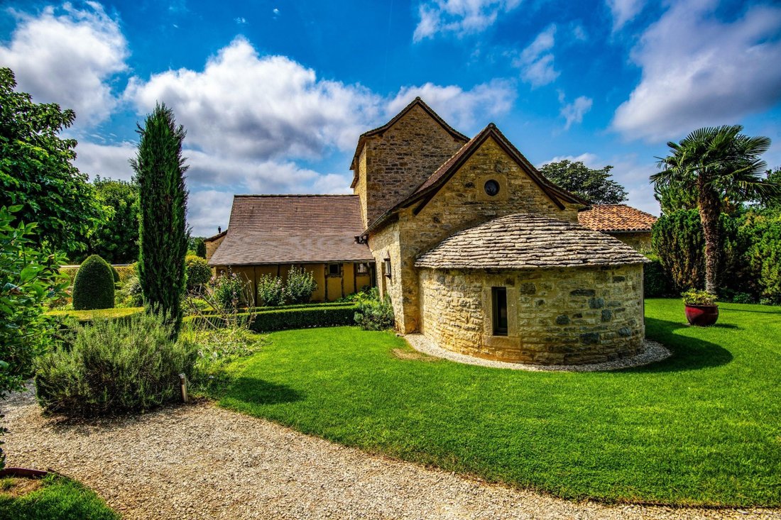House in Caylus, Occitania, France 5 - 16276746