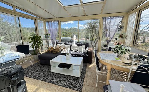 House in Greoux-les-Bains, Provence-Alpes-Côte d'Azur, France 1