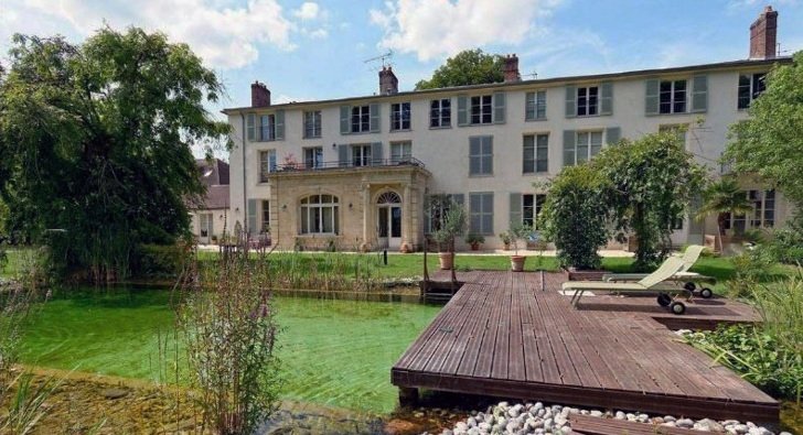 The Capuchin’s Whisper: A 17th-Century Cloister Reborn in Senlis’ Heart