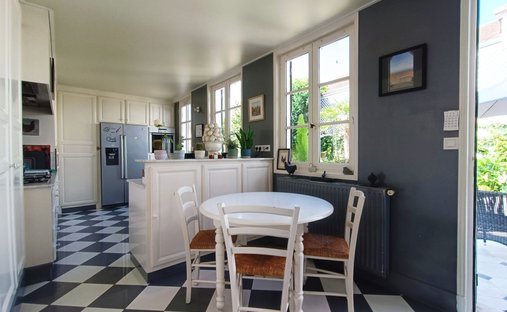 Sale Manor 735 M² 17 Rooms