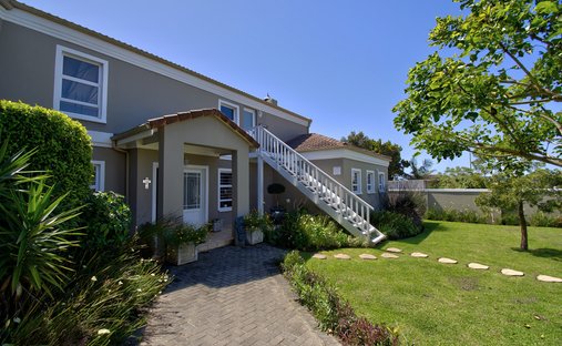 Country House in Robberg Ridge, Western Cape, South Africa 1