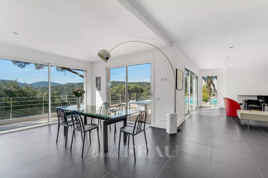 Estate in La Croix-Valmer, Provence-Alpes-Côte d'Azur, France 5 - 16272488