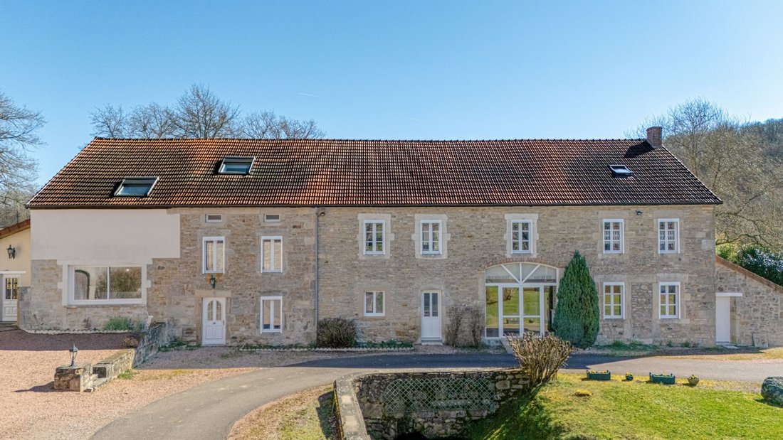 Estate in Vievy, Bourgogne – Franche-Comté, France 1 - 16276796
