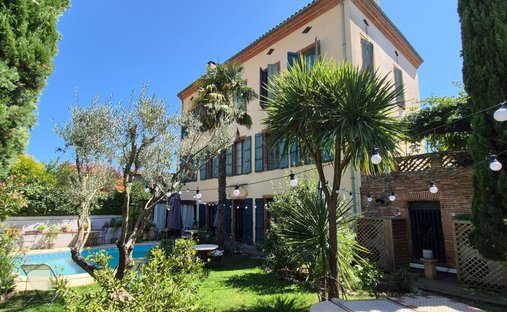 Castle for Sale in Moissac, Occitanie, France