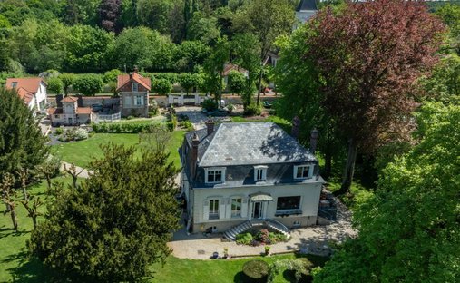 House in Germigny-l'Eveque, Ile-de-France, France 1