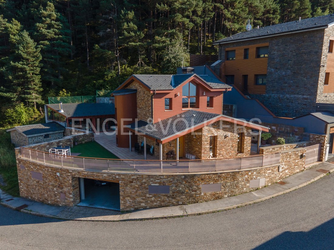 Villa in Aixirivall, Sant Julià de Lòria, Andorra 1 - 16277520