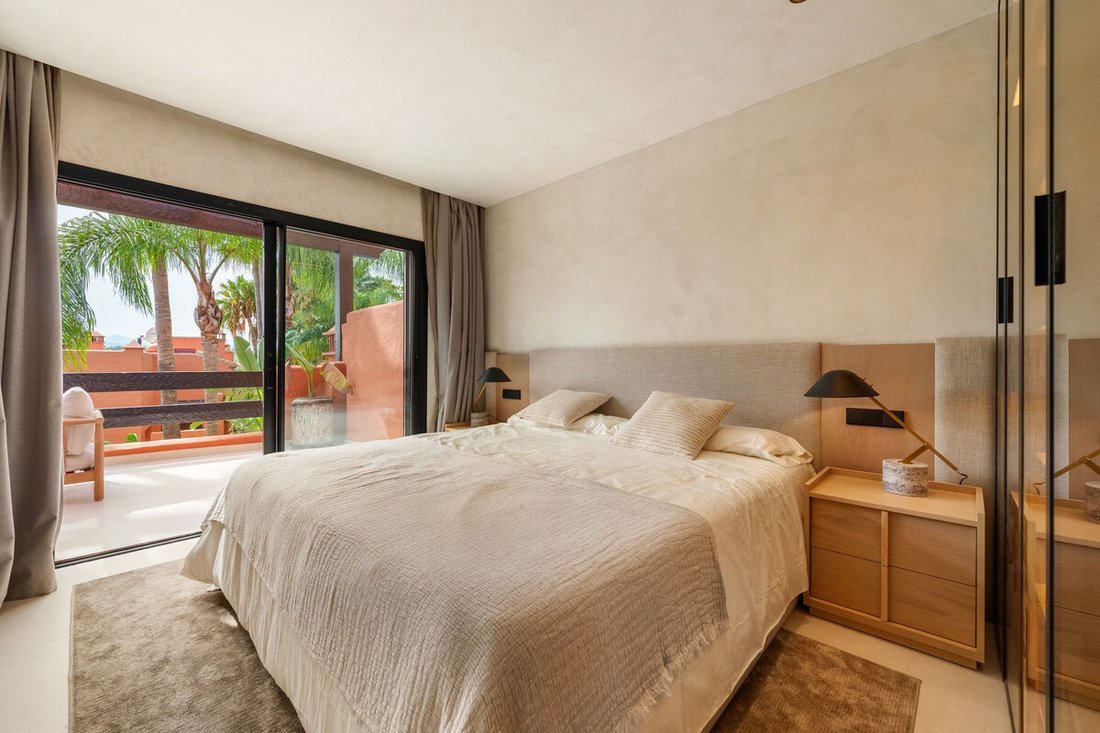 Townhouse in Marbella, Andalusia, Spain 5 - 16277975