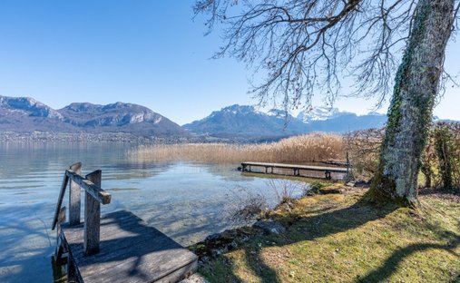 Estate in Sévrier, Auvergne-Rhône-Alpes, France 1