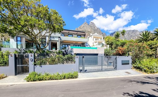 House in Bakoven, Cape Town, South Africa 1