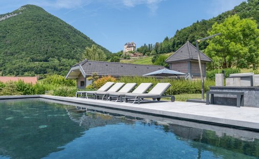 Anwesen in Menthon-Saint-Bernard, Auvergne-Rhone-Alpen, Frankreich 1