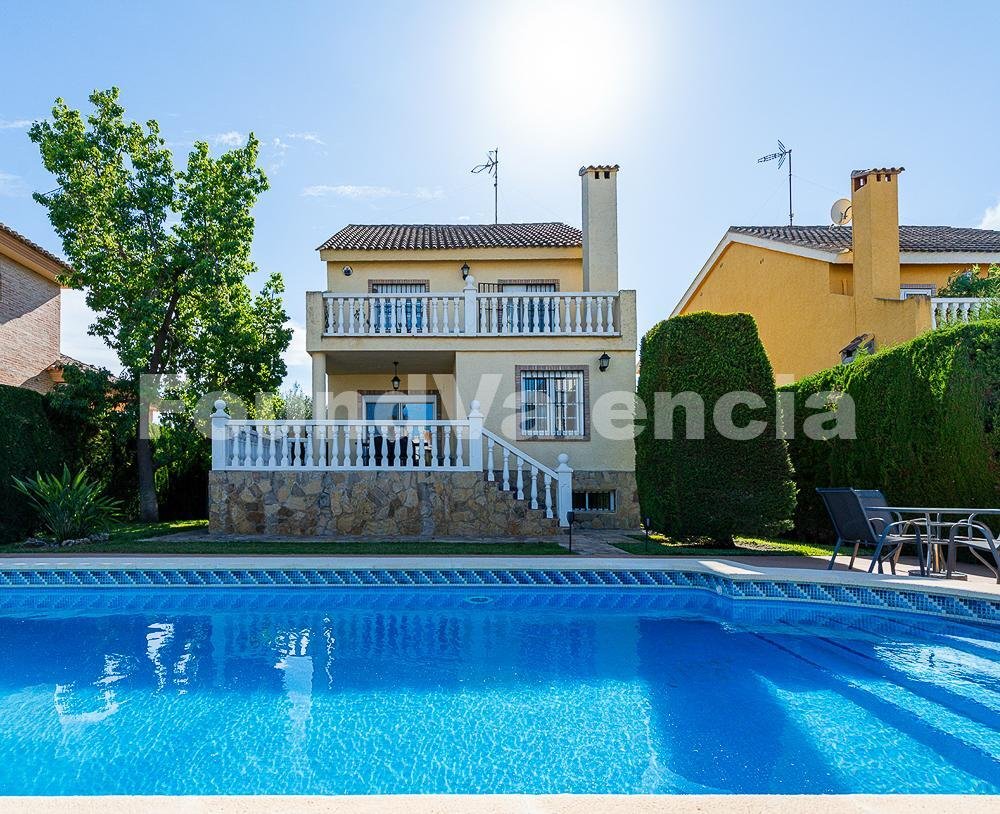 Villa in l'Eliana, Valencian Community, Spain 1 - 16277689