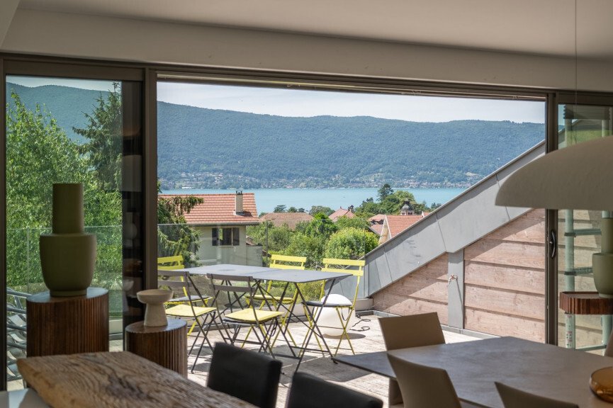 Estate in Menthon-Saint-Bernard, Auvergne-Rhône-Alpes, France 2 - 16125247