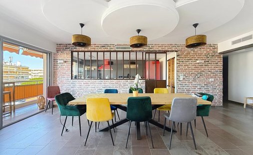 Apartment in Four à Chaux, Le Cannet, France 1