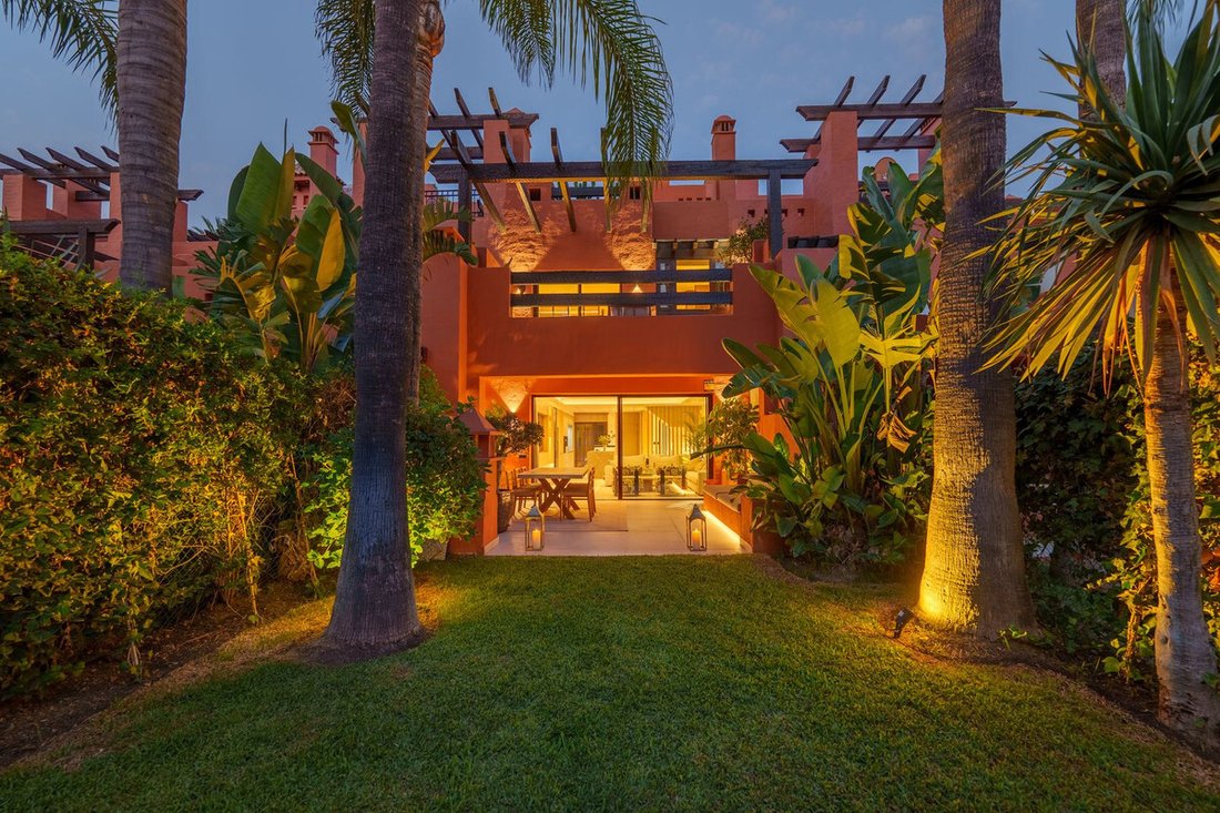 Townhouse in Marbella, Andalusia, Spain 2 - 16277975
