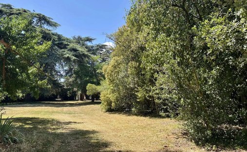 Elegant 18th Century Manor With Towers In The Heart Of Gascony