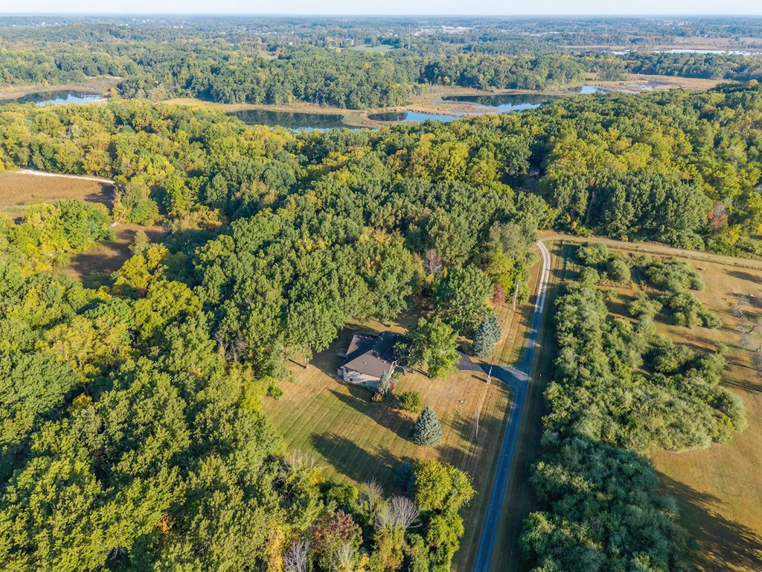 House in Angola, Indiana, United States 5 - 16278088
