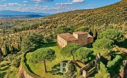 Castle in Puglia, Tuscany, Italy 1