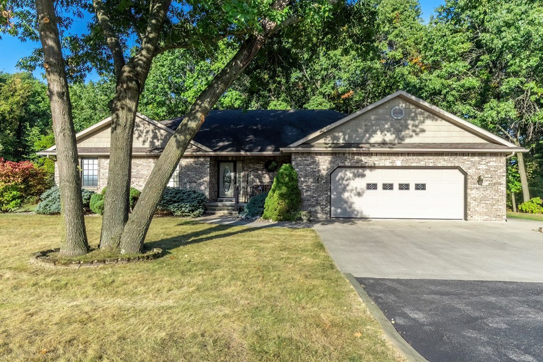 House in Angola, Indiana, United States 1 - 16278088