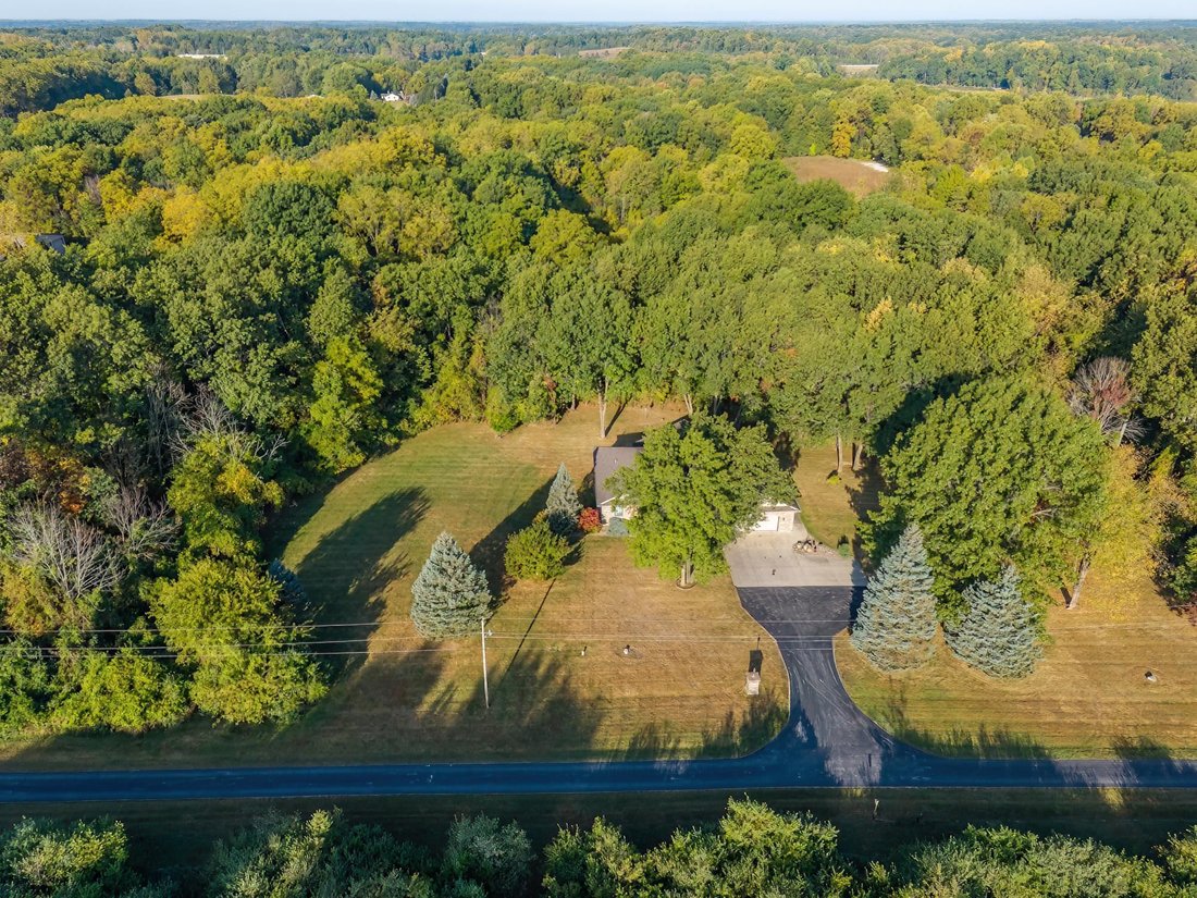 House in Angola, Indiana, United States 4 - 16278088