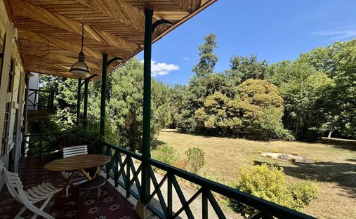 Elegant 18th Century Manor With Towers In The Heart Of Gascony
