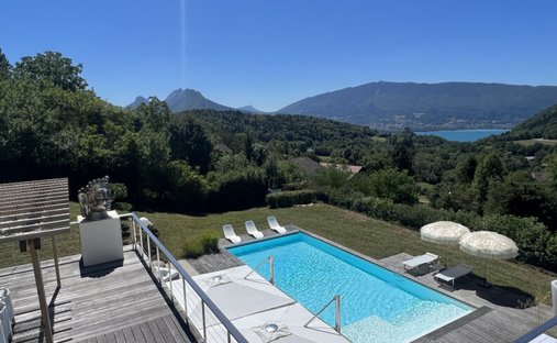Estate in Bluffy, Auvergne-Rhône-Alpes, France 1