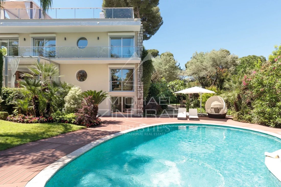 Villa in Antibes, Provence-Alpes-Côte d'Azur, France 2 - 16277688