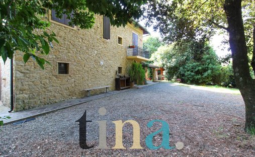 Maisons de campagne à Guardistallo, Toscane, Italie 1