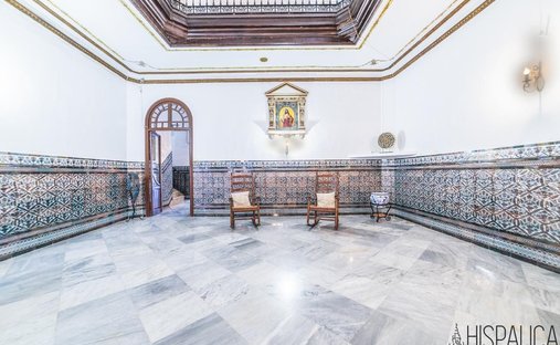 Townhouse in Lora del Rio, Andalusia, Spain 1