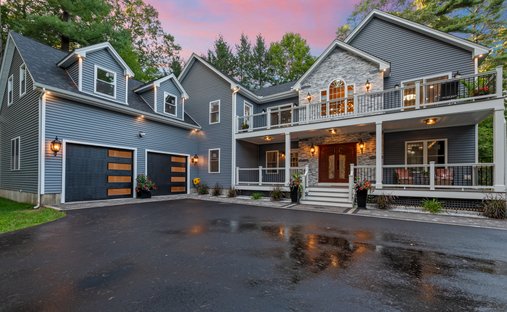 House in Simsbury, Connecticut, United States 1