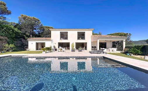 Villa in Ville-Les Saquedes-Le Bouillonnet, Sainte-Maxime, France 1