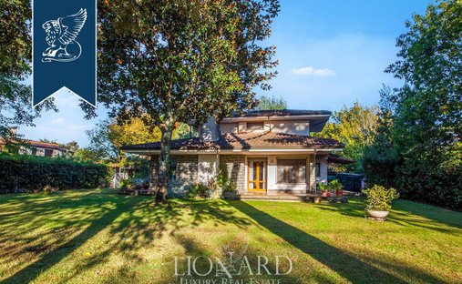 Villa in Roma Imperiale, Forte dei Marmi, Tuscany 1